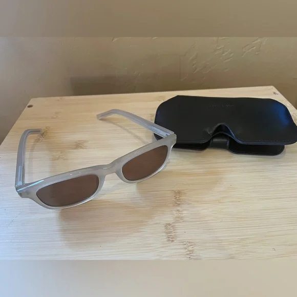 Vintage Saint Laurent Clear Tan Sunglasses with leather case - Picture 4 of 7